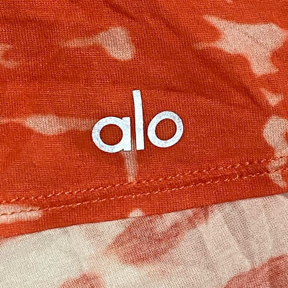 Alo yoga flutter tie Dye tank sun baked - Picture 6 of 7